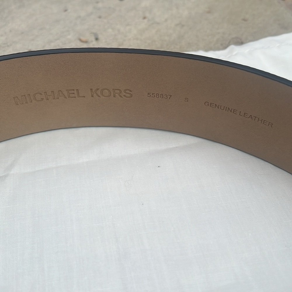 Michael Kors belt - Picture 2 of 7